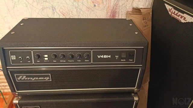 Ampeg V4BH + Ampeg SVT410HLF