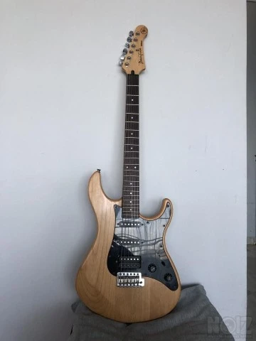 Yamaha Pacifica 112