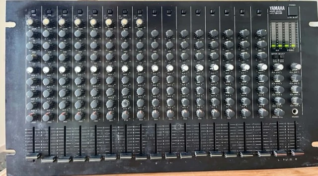 Yamaha MV 1602 Mixer