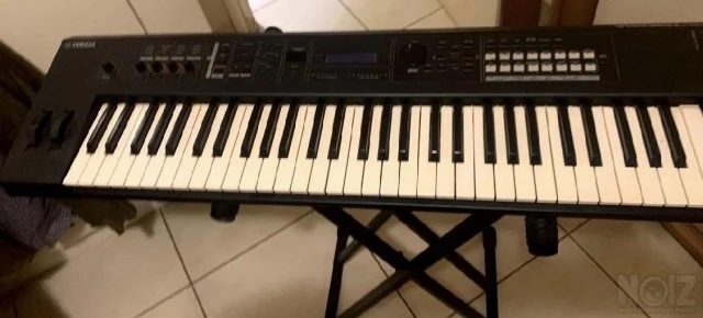 Yamaha mx61 v2 black