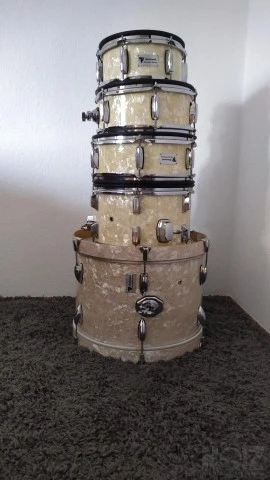 Electronic drums 5 piece.