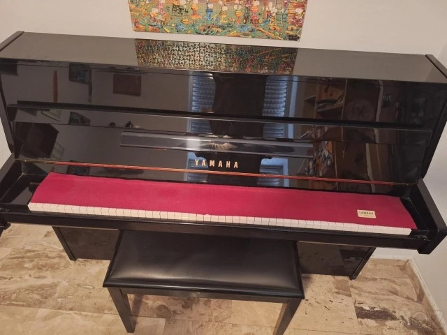 Piano Yamaha B1 μαονι μαύρο γυαλιστερό