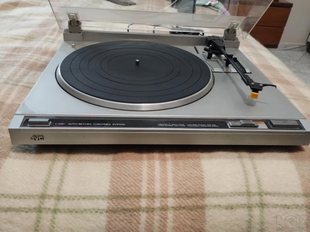 JVC L-A10 Auto-Return Turnable System