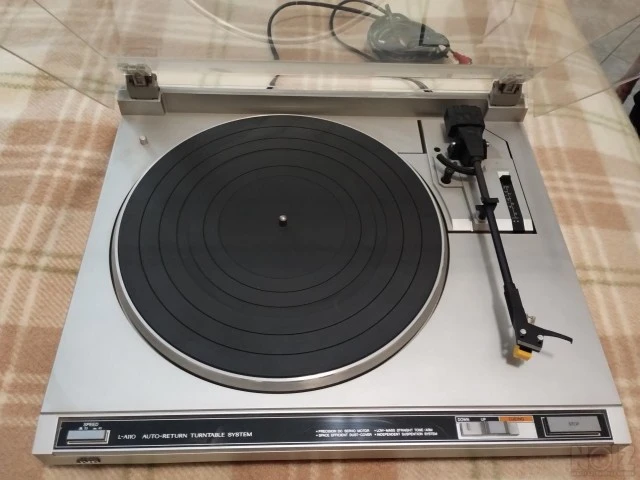 JVC L-A10 Auto-Return Turnable System