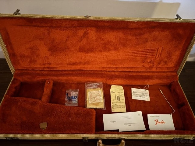 Fender Stratocaster USA 1981-83 gold