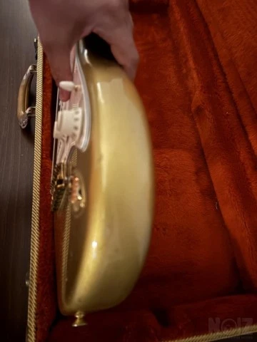 Fender Stratocaster USA 1981-83 gold