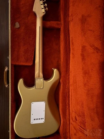 Fender Stratocaster USA 1981-83 gold