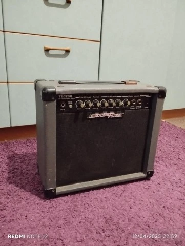 Fender_  ηλεκτρική κιθάρα με ενισχυτή κα