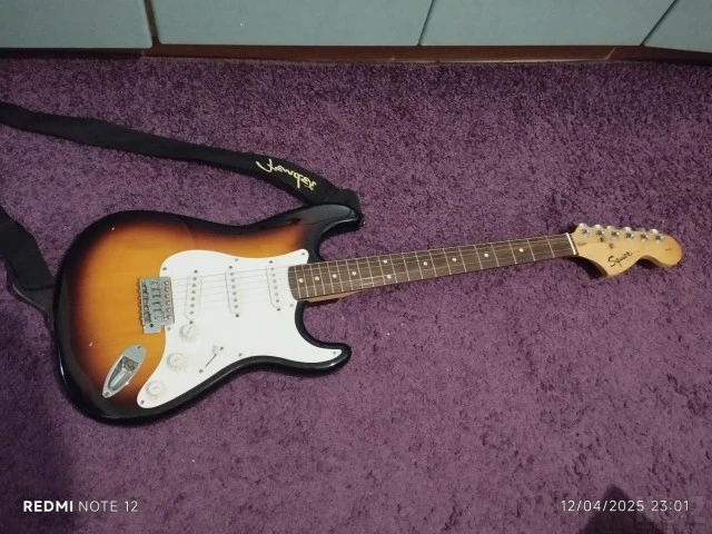 Fender_  ηλεκτρική κιθάρα με ενισχυτή κα