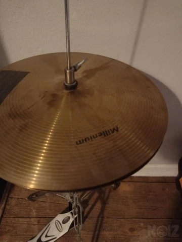 Drum kit (minus cymbals)