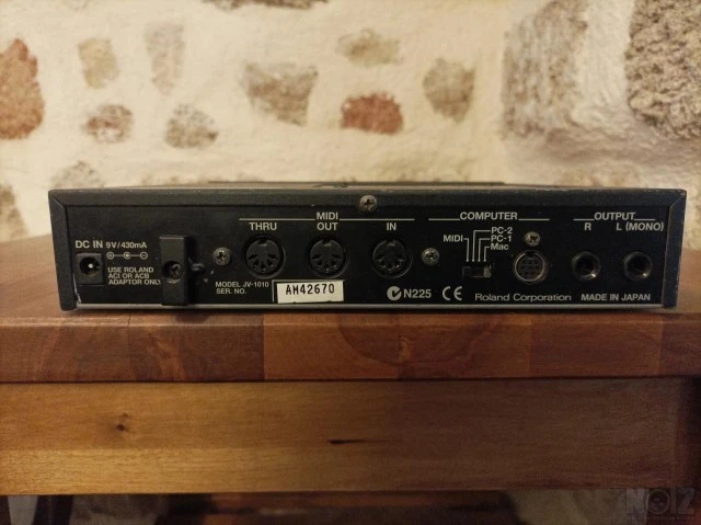 Roland JV-1010