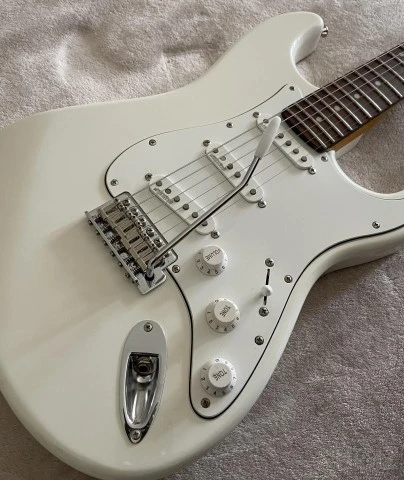 Vintage V6JMH ReIssued Electric Guitar ~