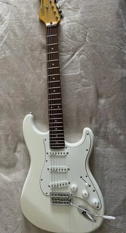 Vintage V6JMH ReIssued Electric Guitar ~