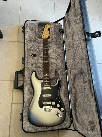 Fender Stratocaster AmPro2 HSS Mercury