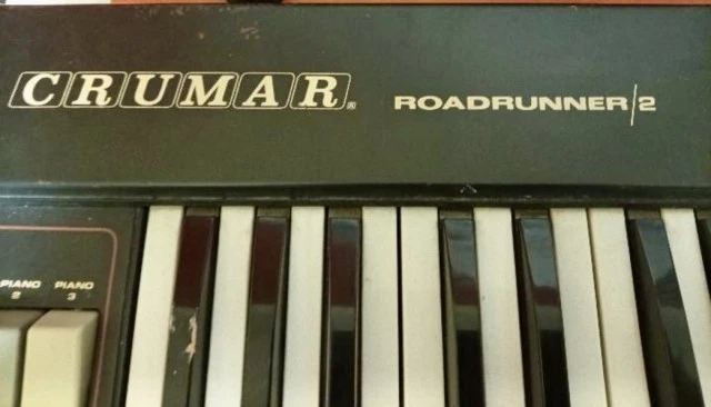 Crumar Roadrunner 2