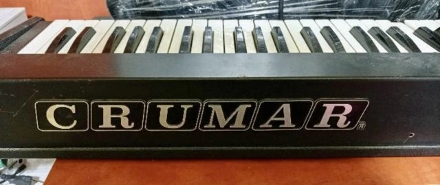 Crumar Roadrunner 2