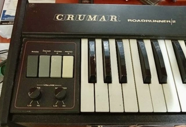 Crumar Roadrunner 2