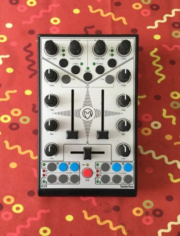 dj midi controller Faderfox DJ3