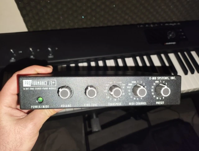 Studiologic SL88 και EMU Systems Module