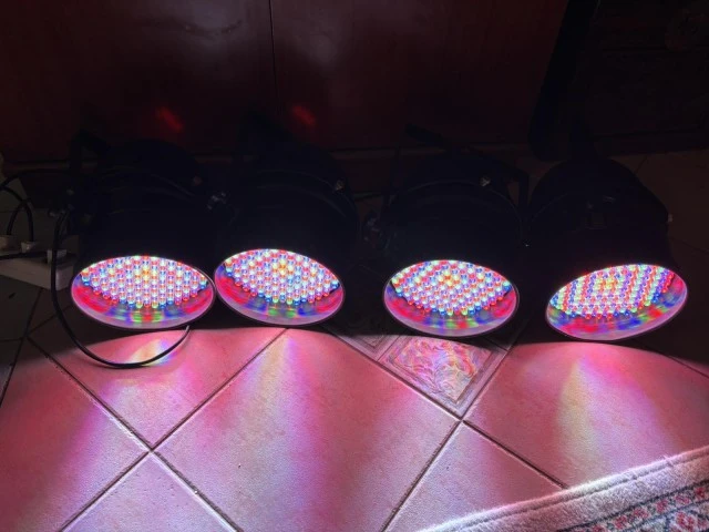4 Led PAR 64 black