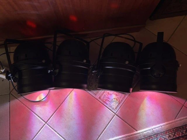 4 Led PAR 64 black
