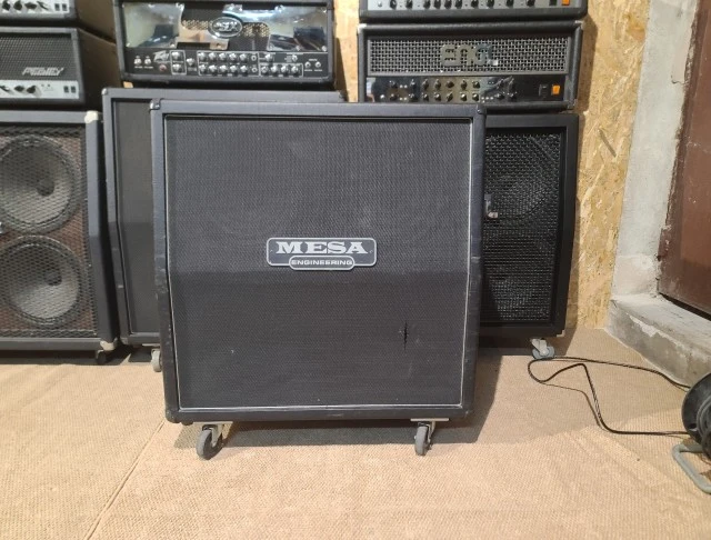 1996 Mesa Boogie 4x12 Traditional guitar cabinet