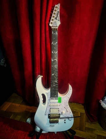 Ibanez JEM 7VP-FLO (w. Sustainiac)