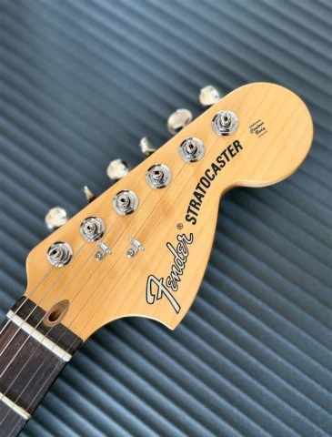 Fender Stratocaster American Performer ( made in USA)