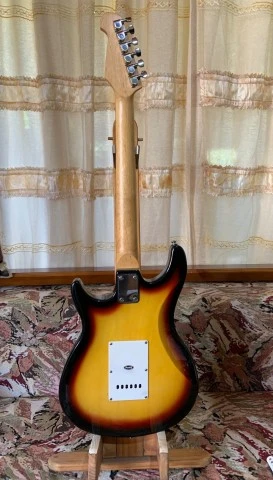 Behringer GM-108G EL TORO Electric Guitar