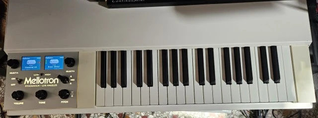Mellotron M4000D / Mini