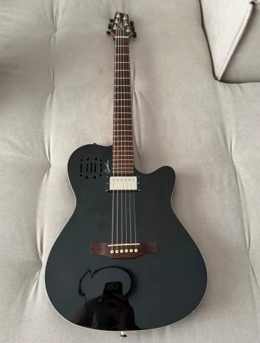 Godin A6 Ultra Black
