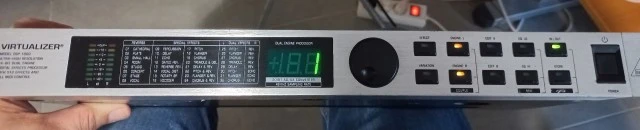 Behringer Virtualizer DSP-1000 Πολυεφέ 