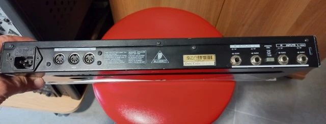 Behringer Virtualizer DSP-1000 Πολυεφέ 