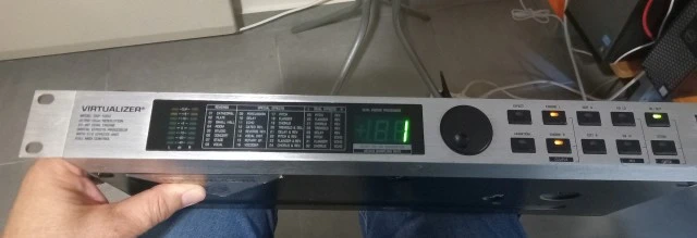 Behringer Virtualizer DSP-1000 Πολυεφέ 