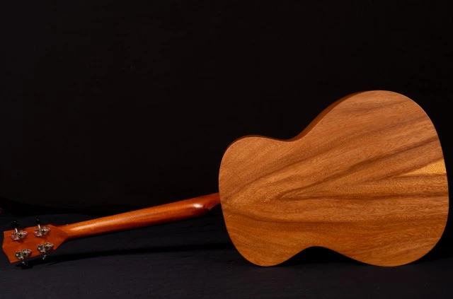 Ukulele Baritone