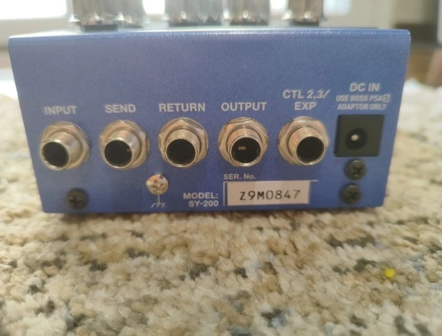 Boss SY 200 Guitar synthesizer (2021)