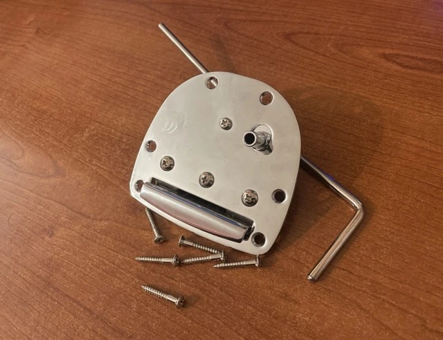 Jazzmaster tremolo system 
