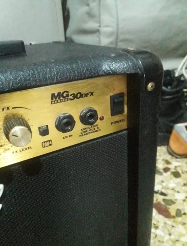 Marshall mg30dfx 