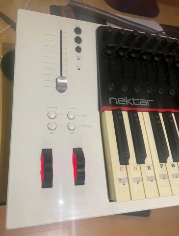 Nektar Panorama P4 MIDI Keyboard