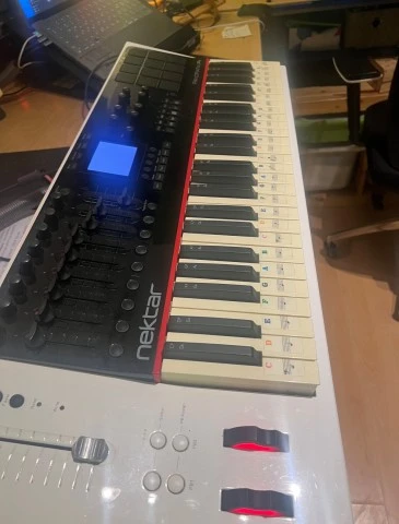 Nektar Panorama P4 MIDI Keyboard