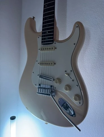 Fender American Deluxe Stratocaster