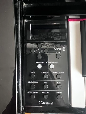 Yamaha Clavinova CLP-675