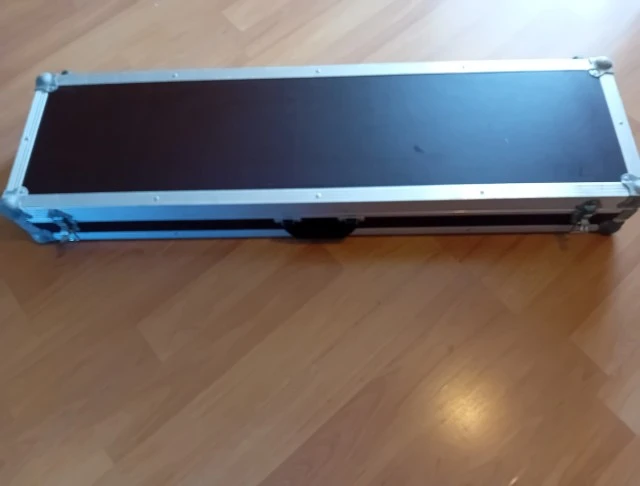 Korg m-50 73keys με hard case