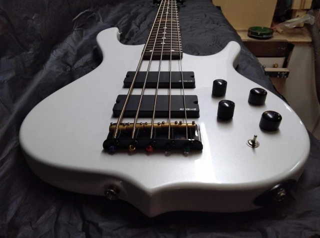 Antonis handmade bass
