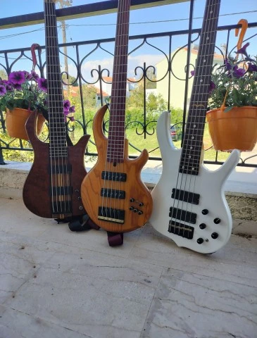 Antonis handmade bass