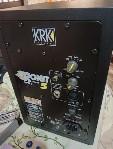 KrK rokit5 studio monitor 