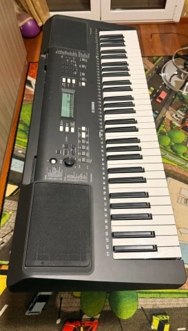Yamaha PSR-E373