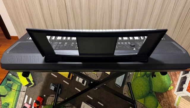 Yamaha PSR-E373