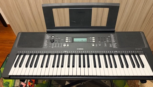 Yamaha PSR-E373