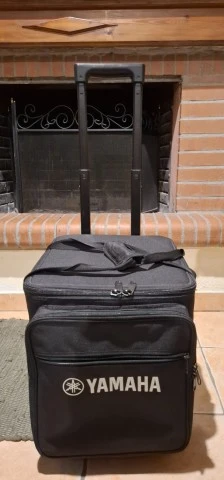Yamaha Stagepas 200 btr + θήκη μεταφοράς